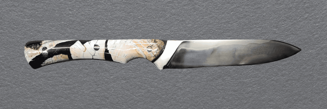 Custom knife with stabilized wood handle